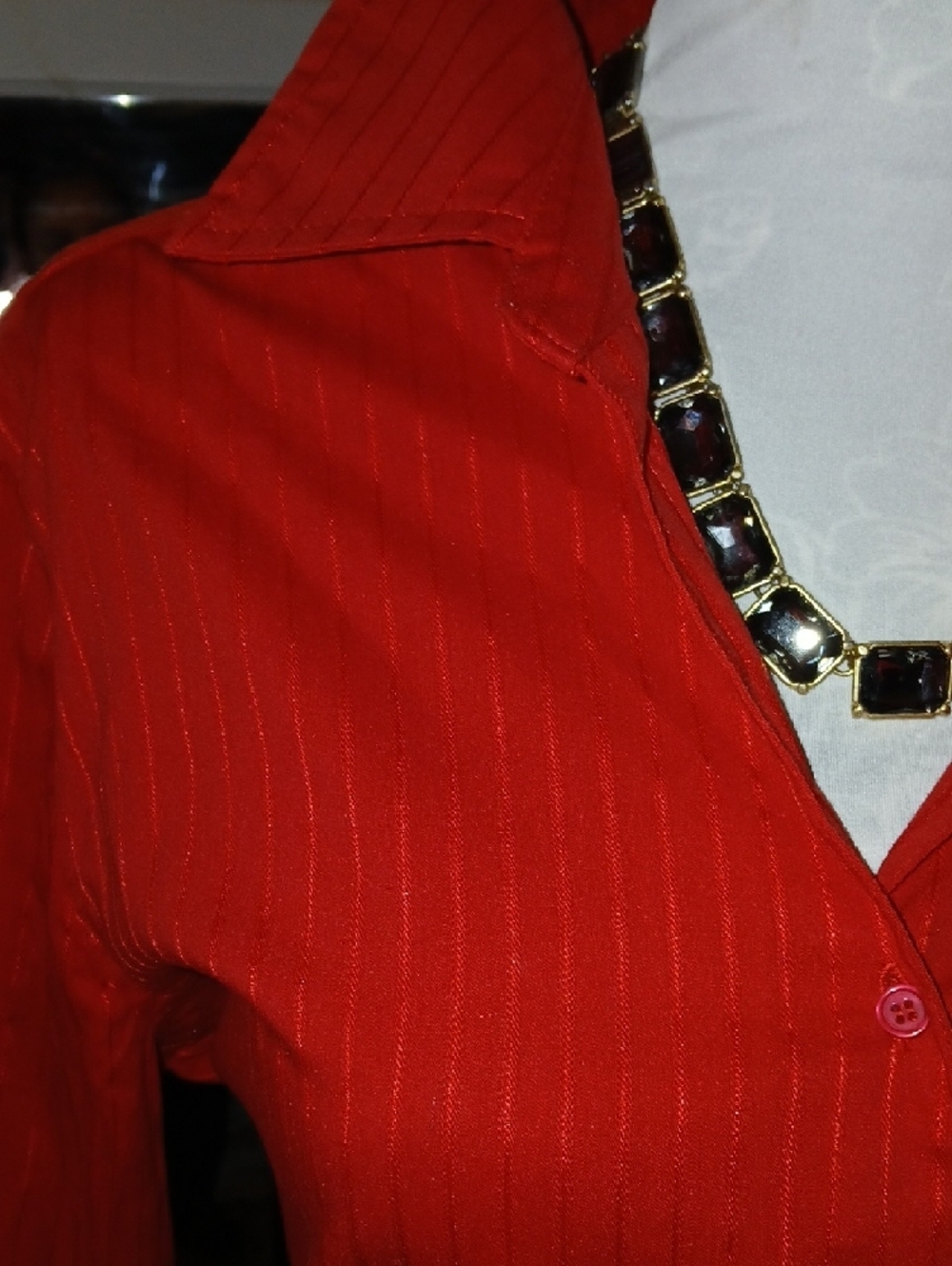 Apostrophe Red Button-Front Shirt - Picture 4 of 8